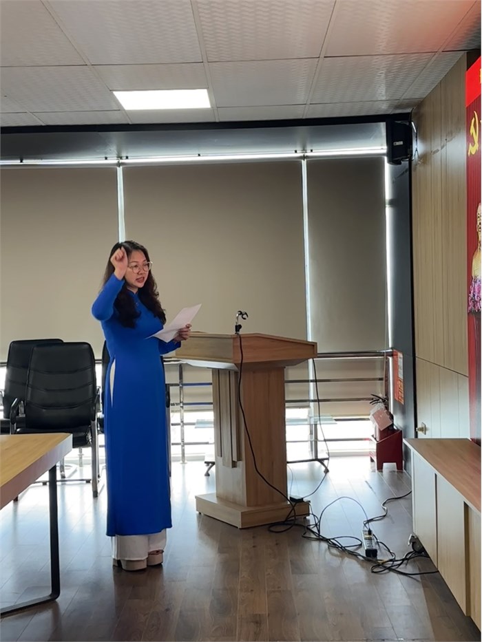 Chi bộ Phòng Thanh tra giáo dục tổ chức Lễ kết nạp đảng viên mới